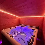 Le Hourmigue Maison 130m2 Avec Jacuzzi A 15mn De Luchon Ferienhaus *