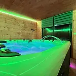 Le Hourmigue Maison 130m2 Avec Jacuzzi A 15mn De Luchon Ferienhaus *