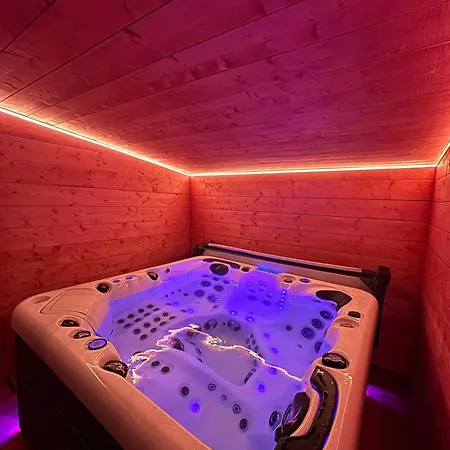 Le Hourmigue Maison Avec Jacuzzi A 15mn De Luchon Holiday home *
